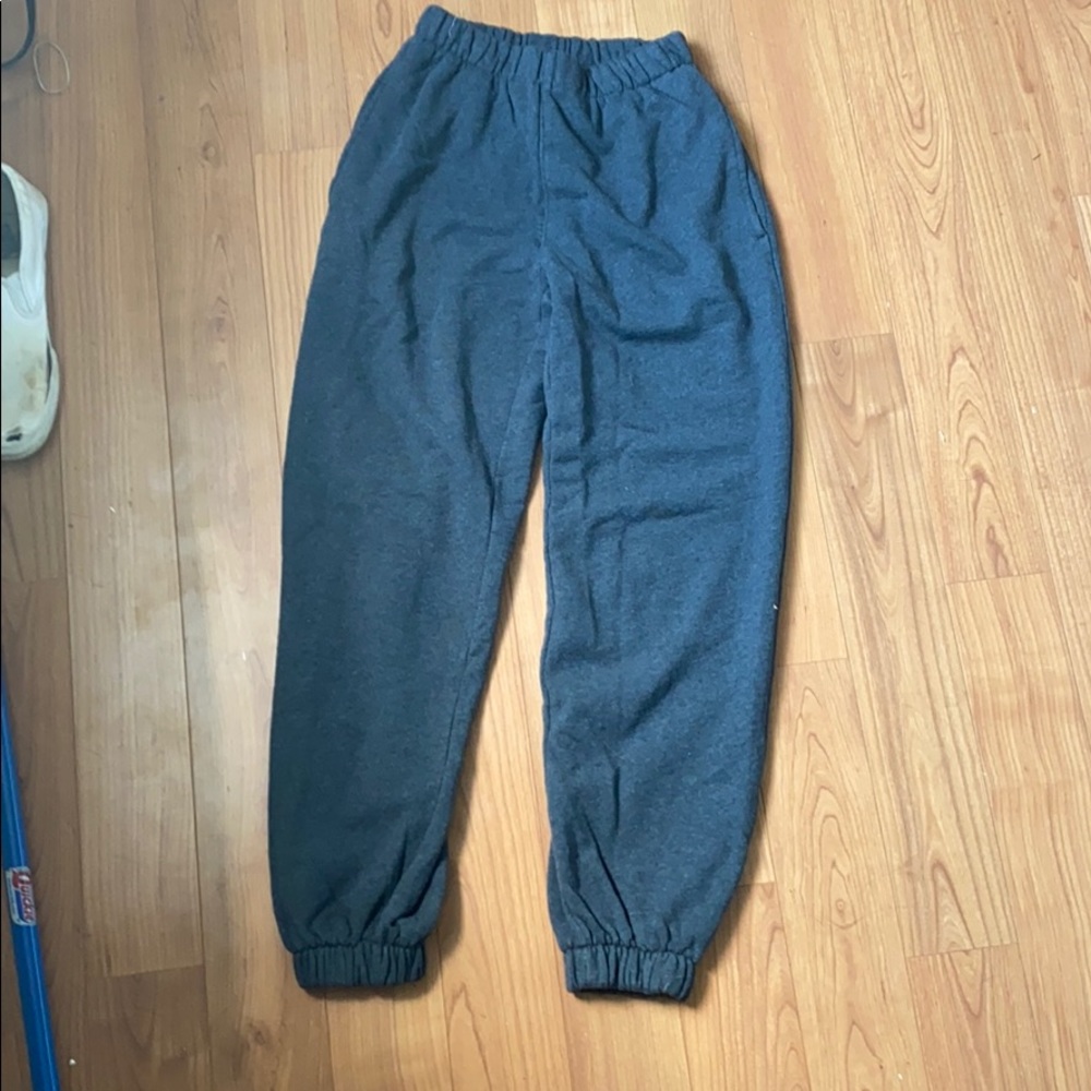Brandy Melville Rosa Sweatpants